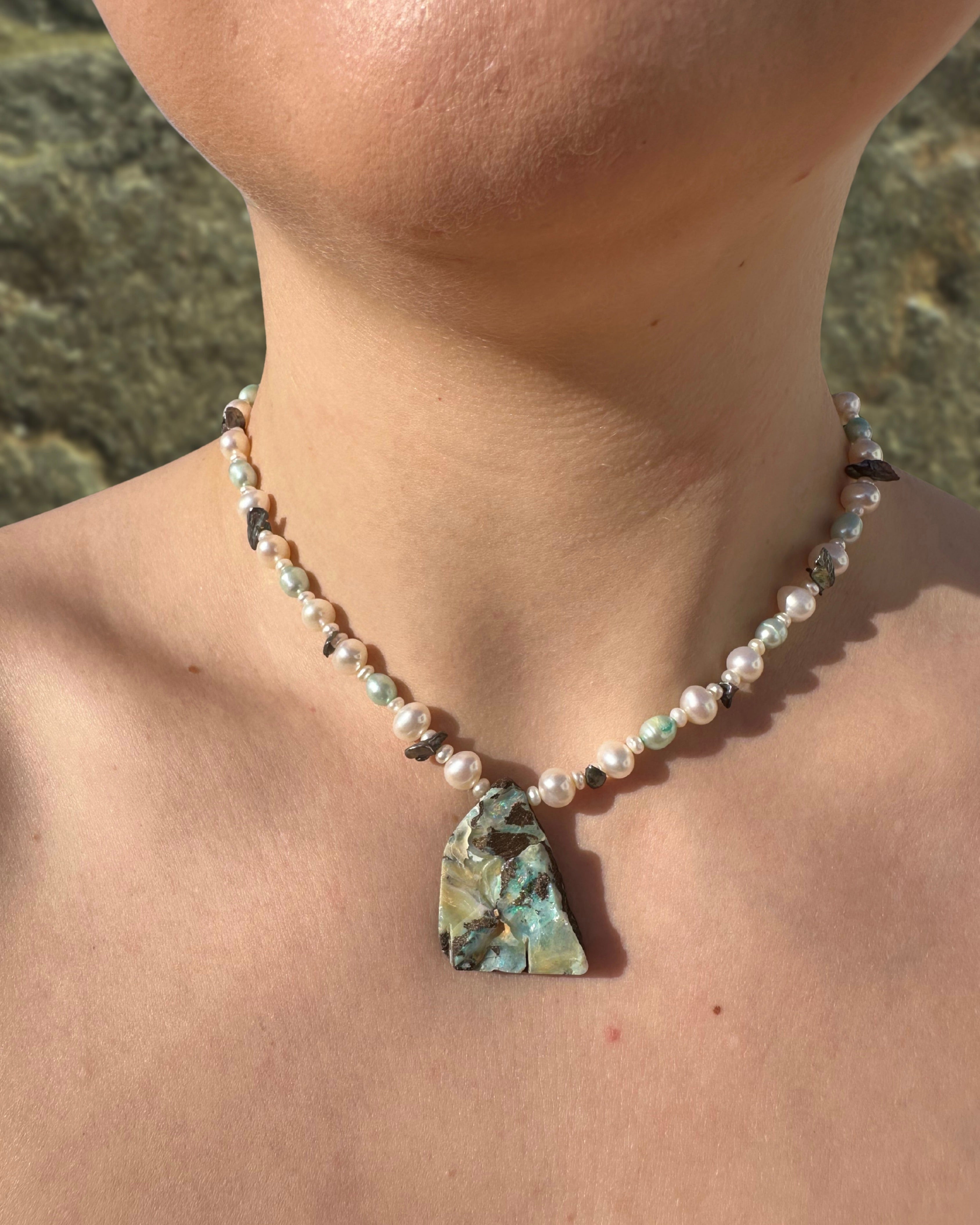 JULI NECKLACE