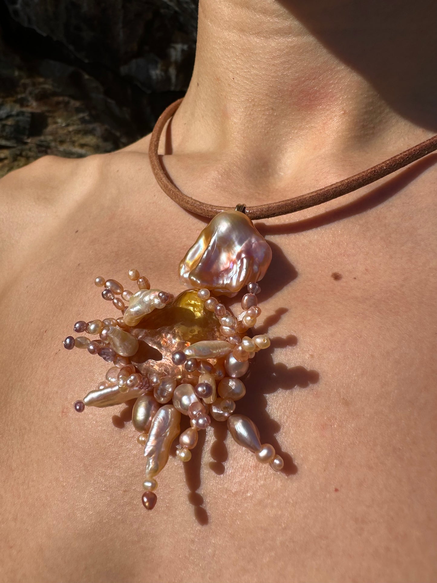 APRICOSA NECKLACE