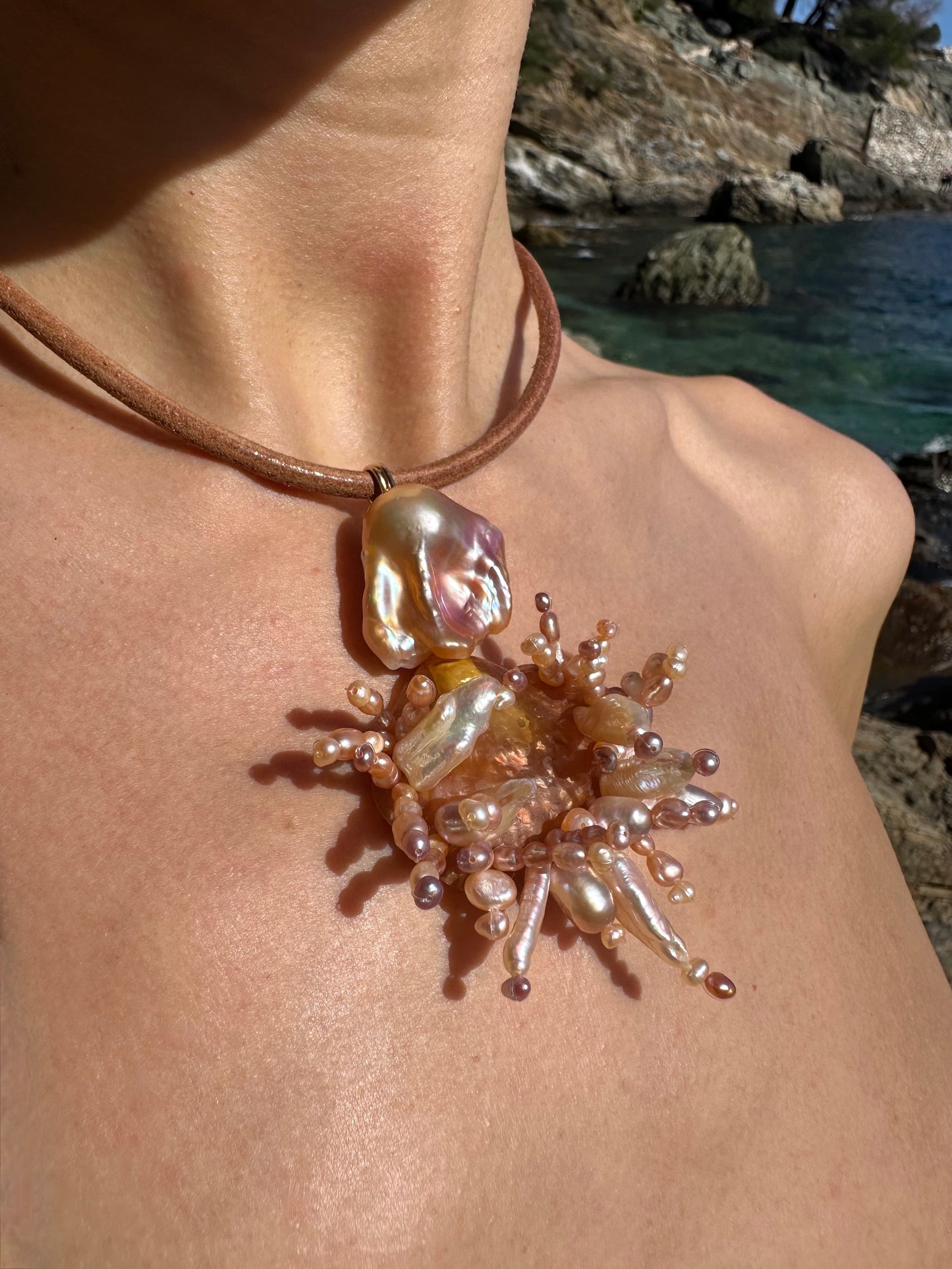 APRICOSA NECKLACE