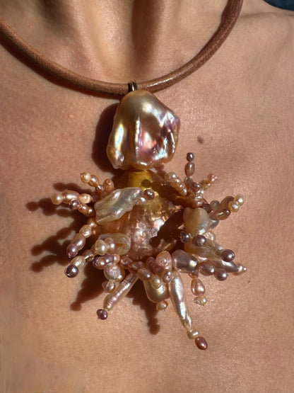 APRICOSA NECKLACE