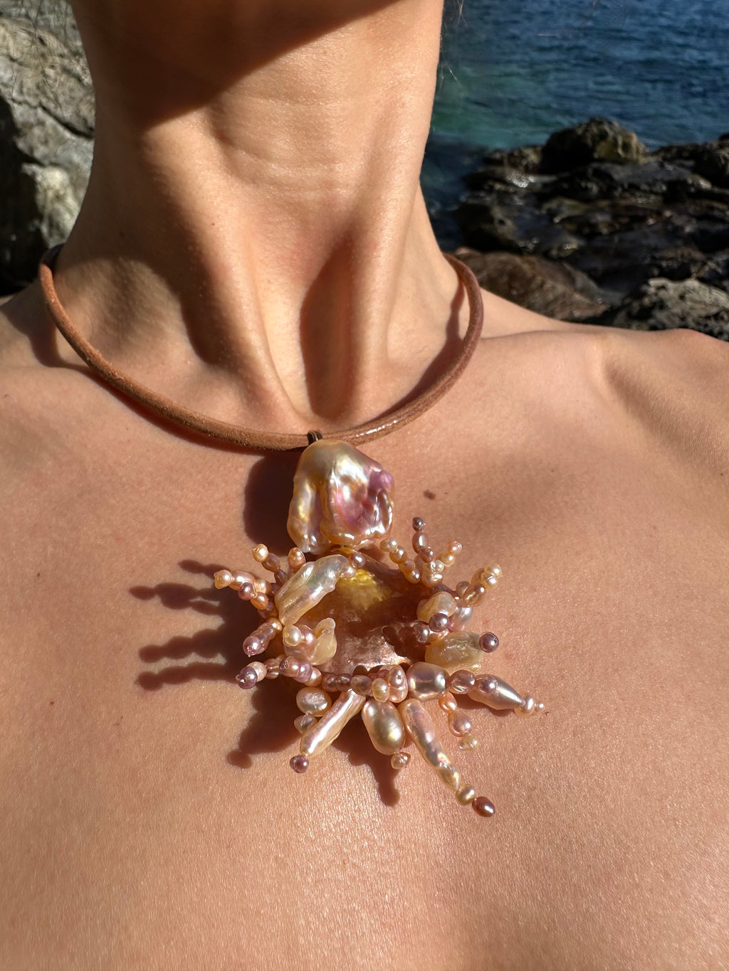 APRICOSA NECKLACE