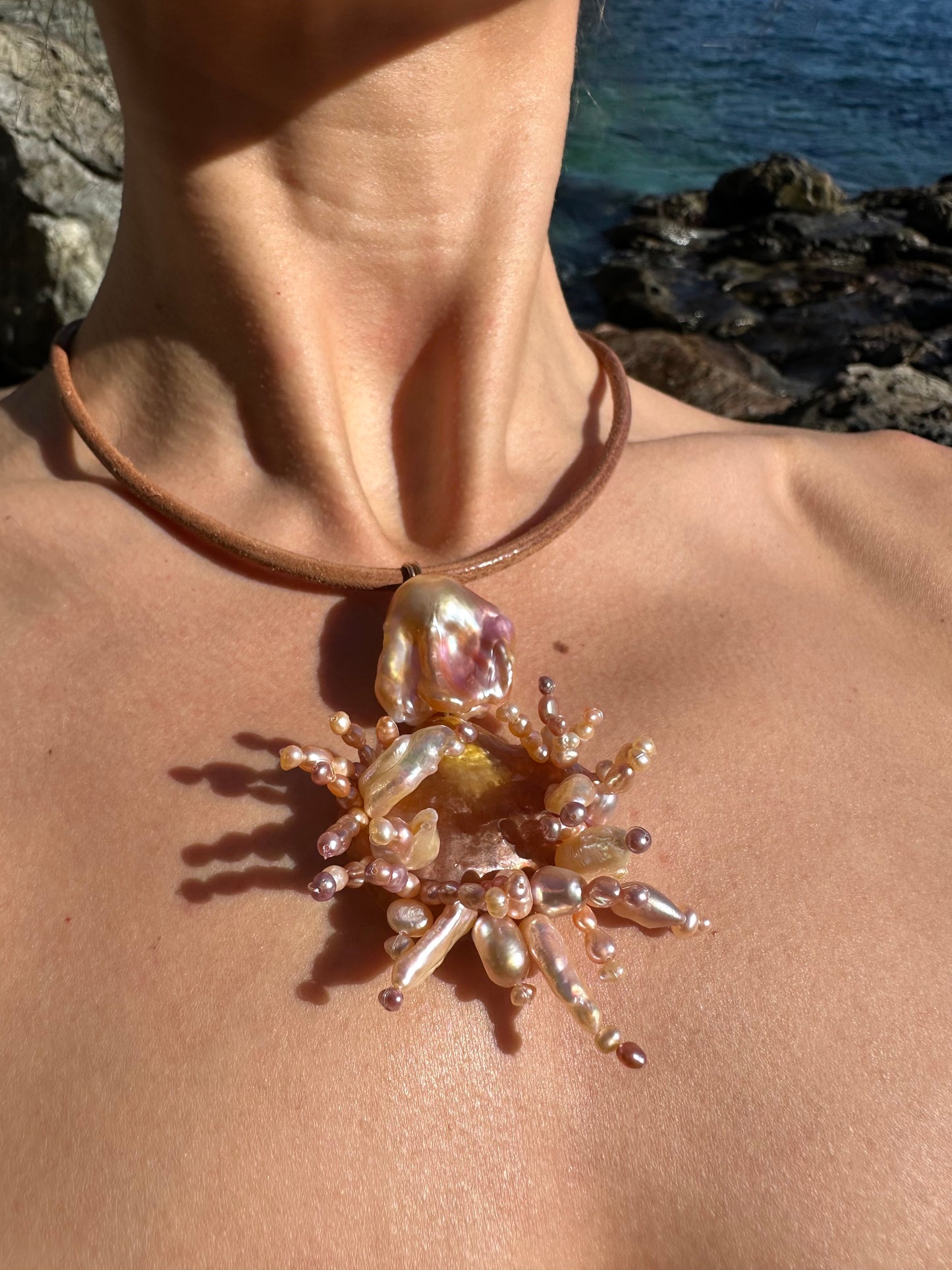 APRICOSA NECKLACE