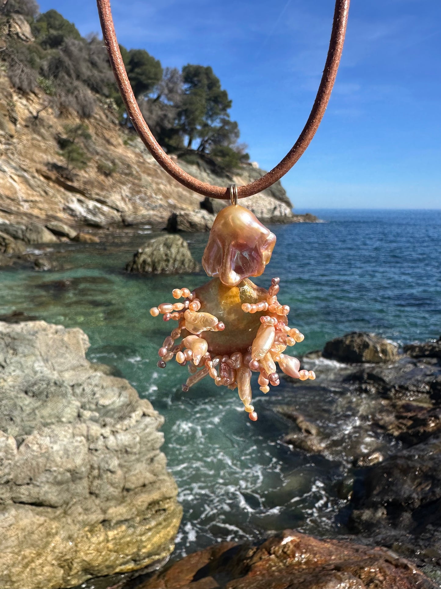 APRICOSA NECKLACE