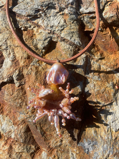 APRICOSA NECKLACE