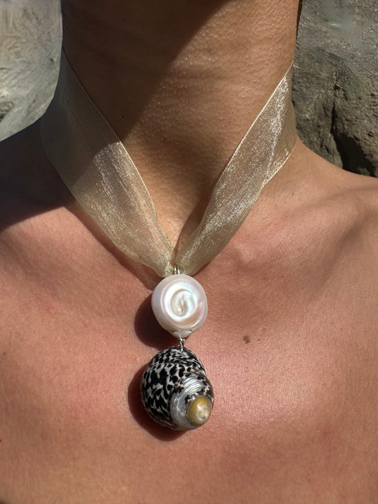 SNEGLE NECKLACE