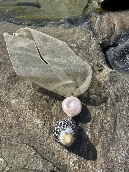 SNEGLE NECKLACE