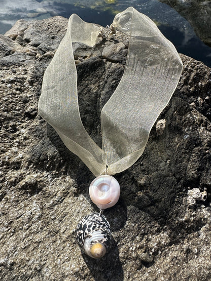 SNEGLE NECKLACE