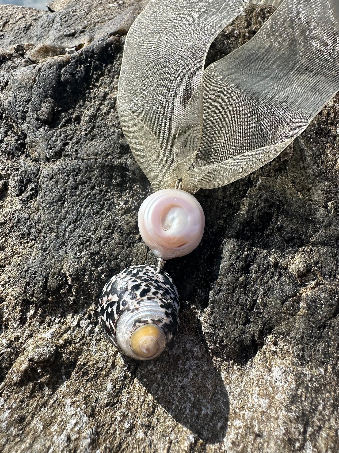 SNEGLE NECKLACE