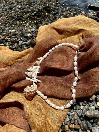 BEA NECKLACE