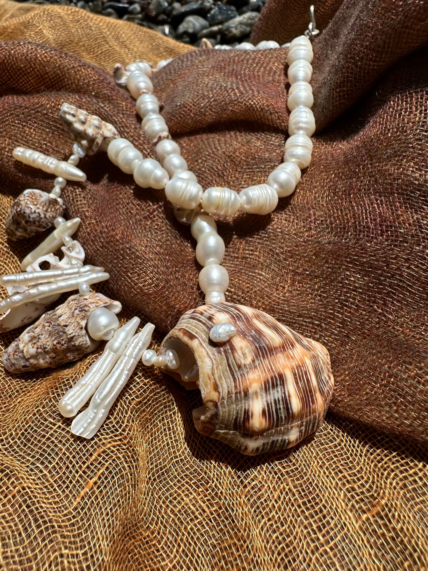 BEA NECKLACE