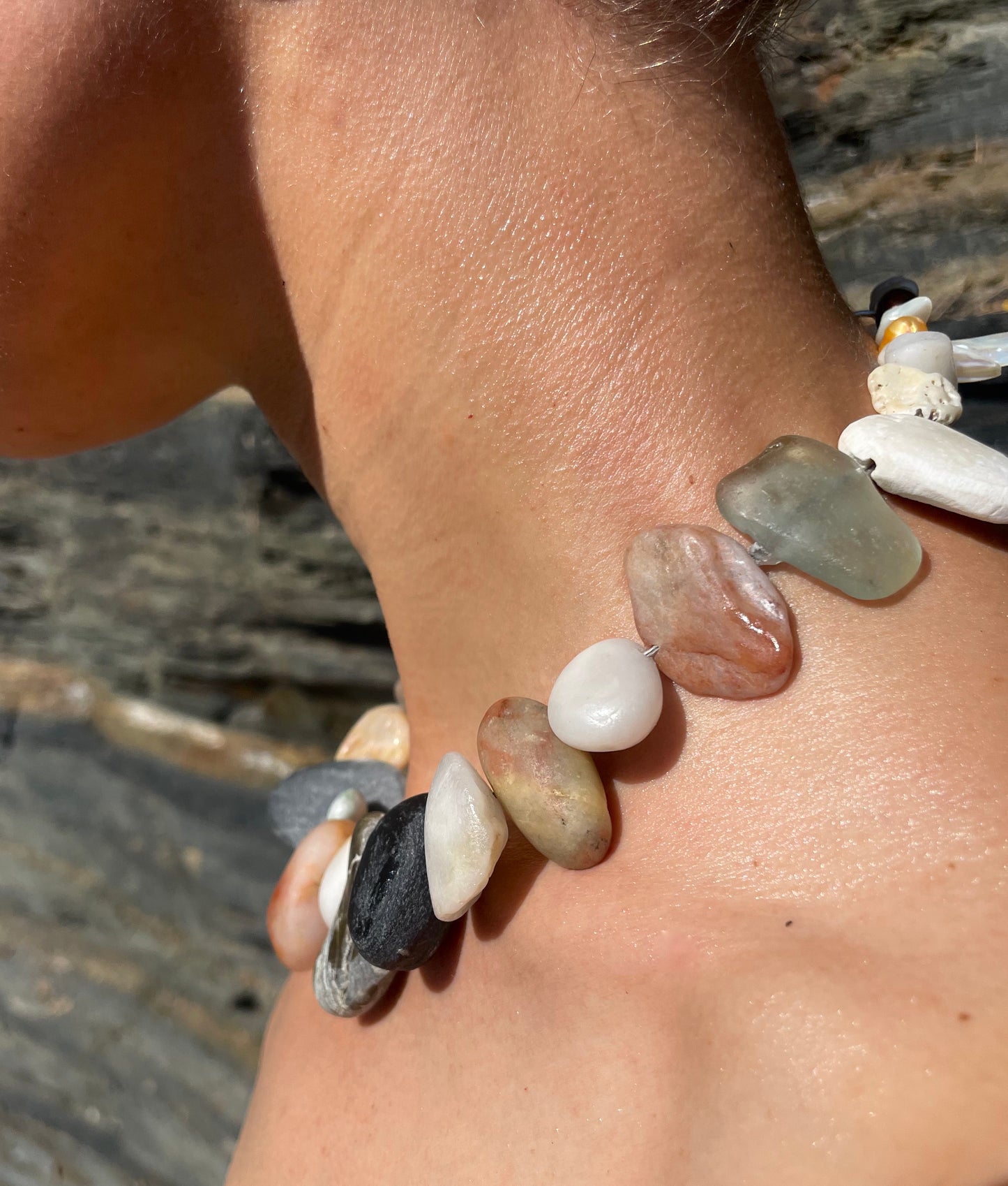 ROCKY NECKLACE