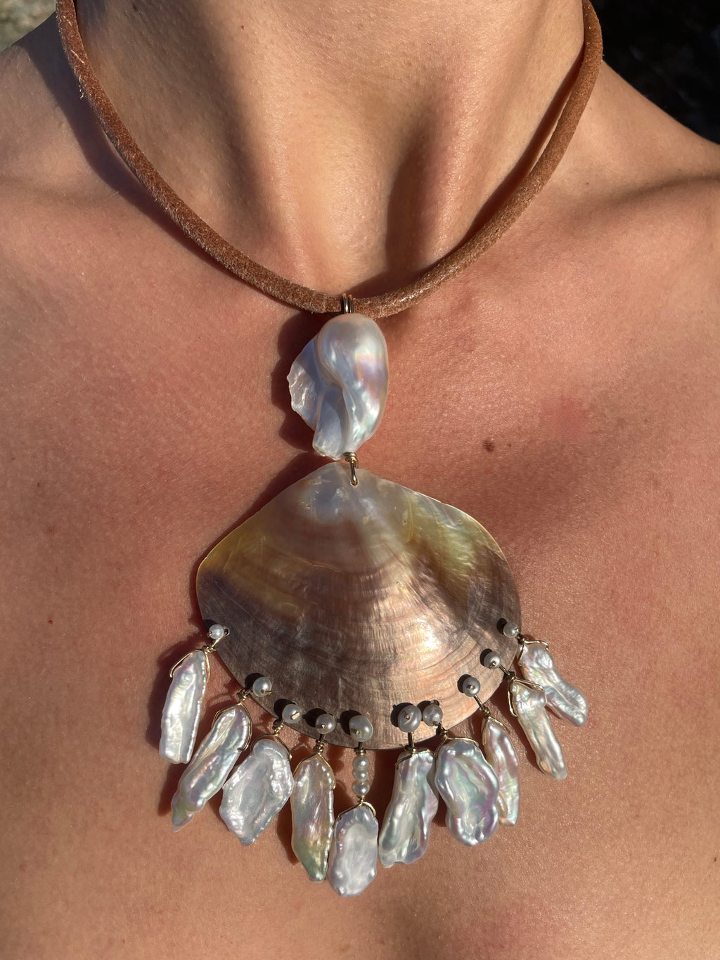 COGNAC NECKLACE