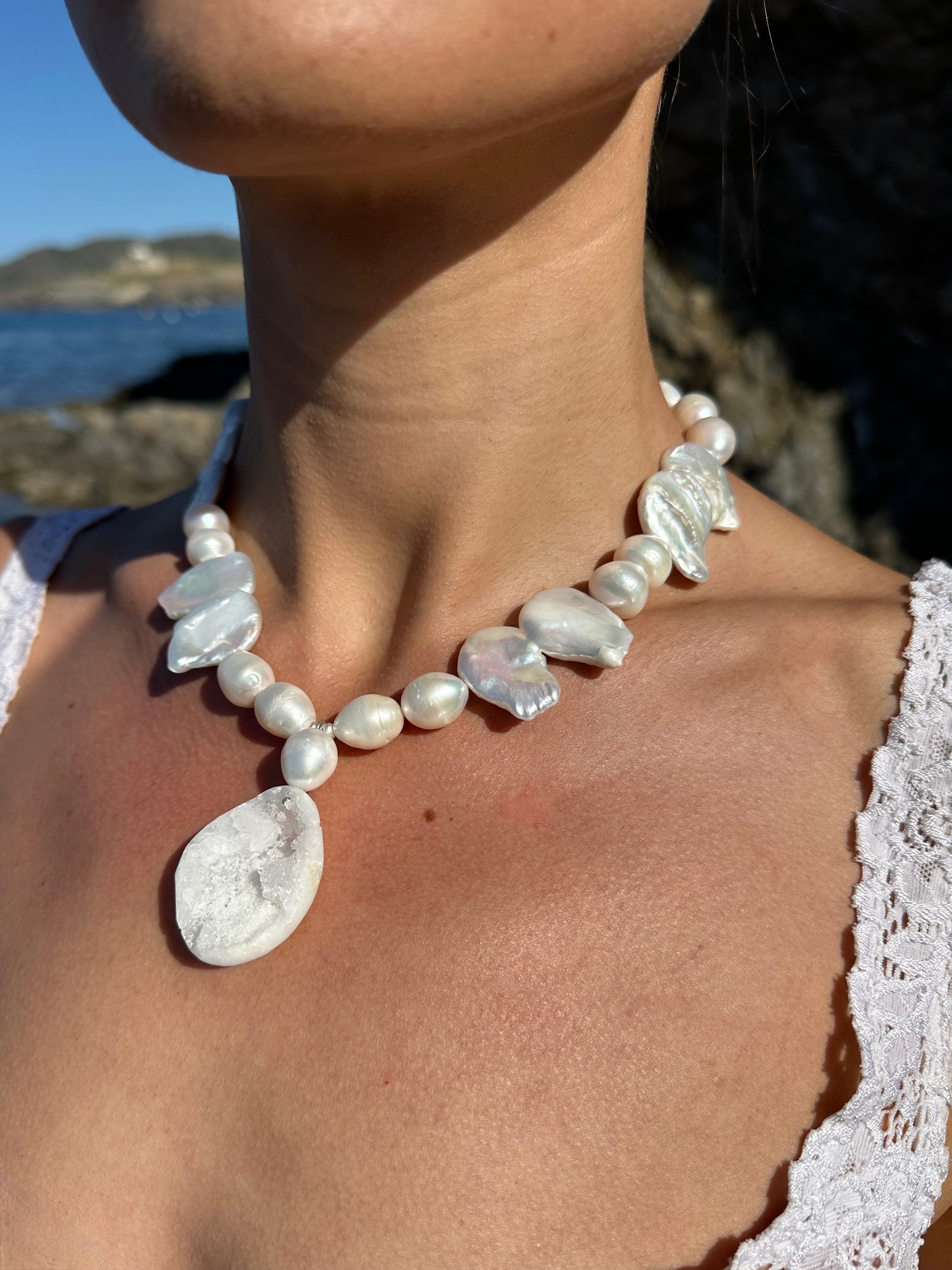GWENDOLYN NECKLACE