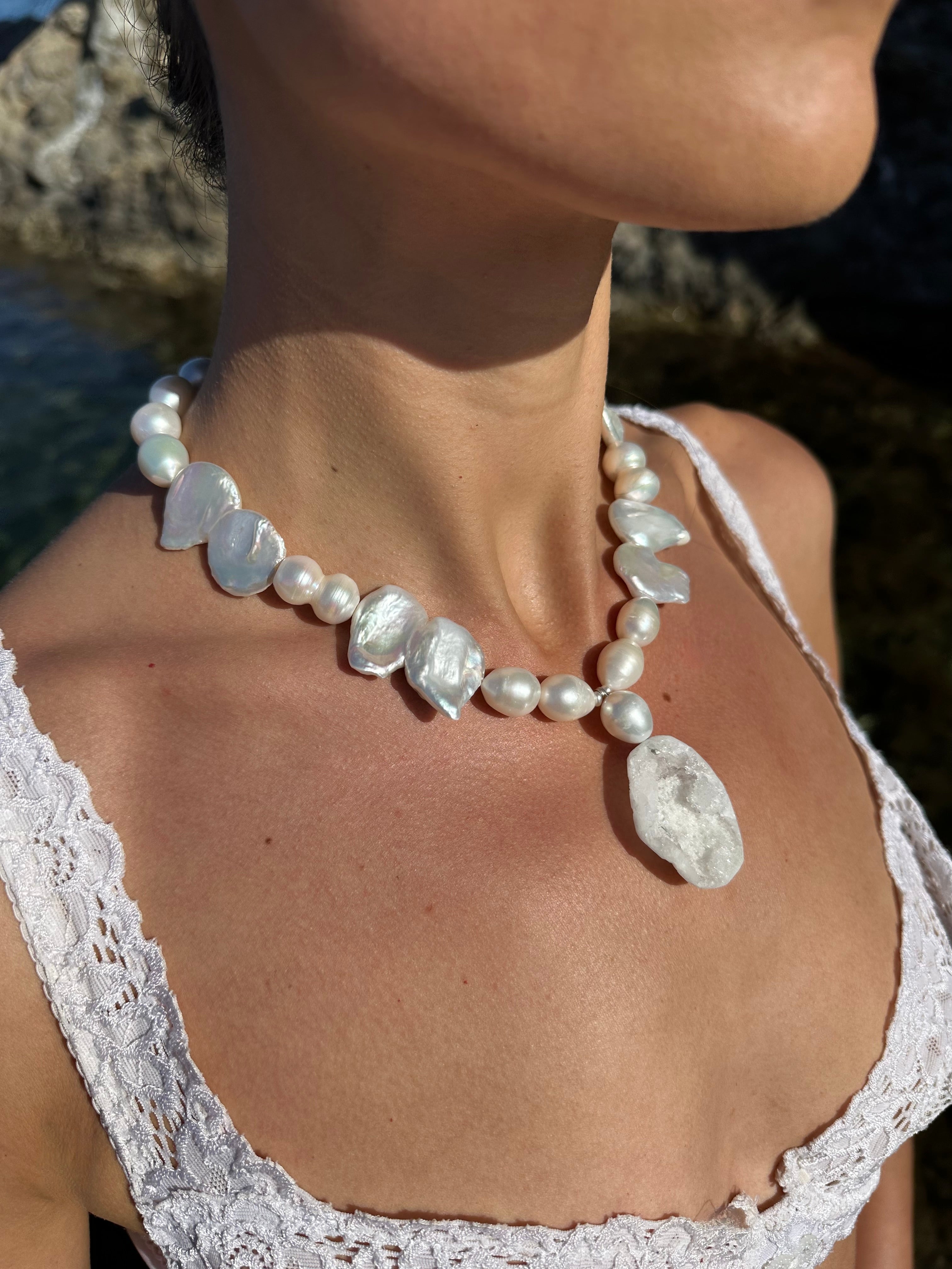 GWENDOLYN NECKLACE