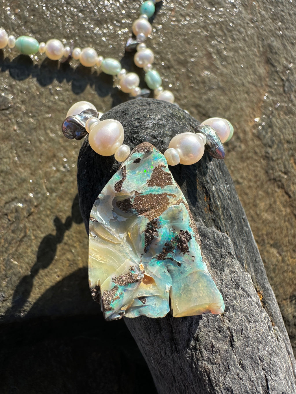 JULI NECKLACE