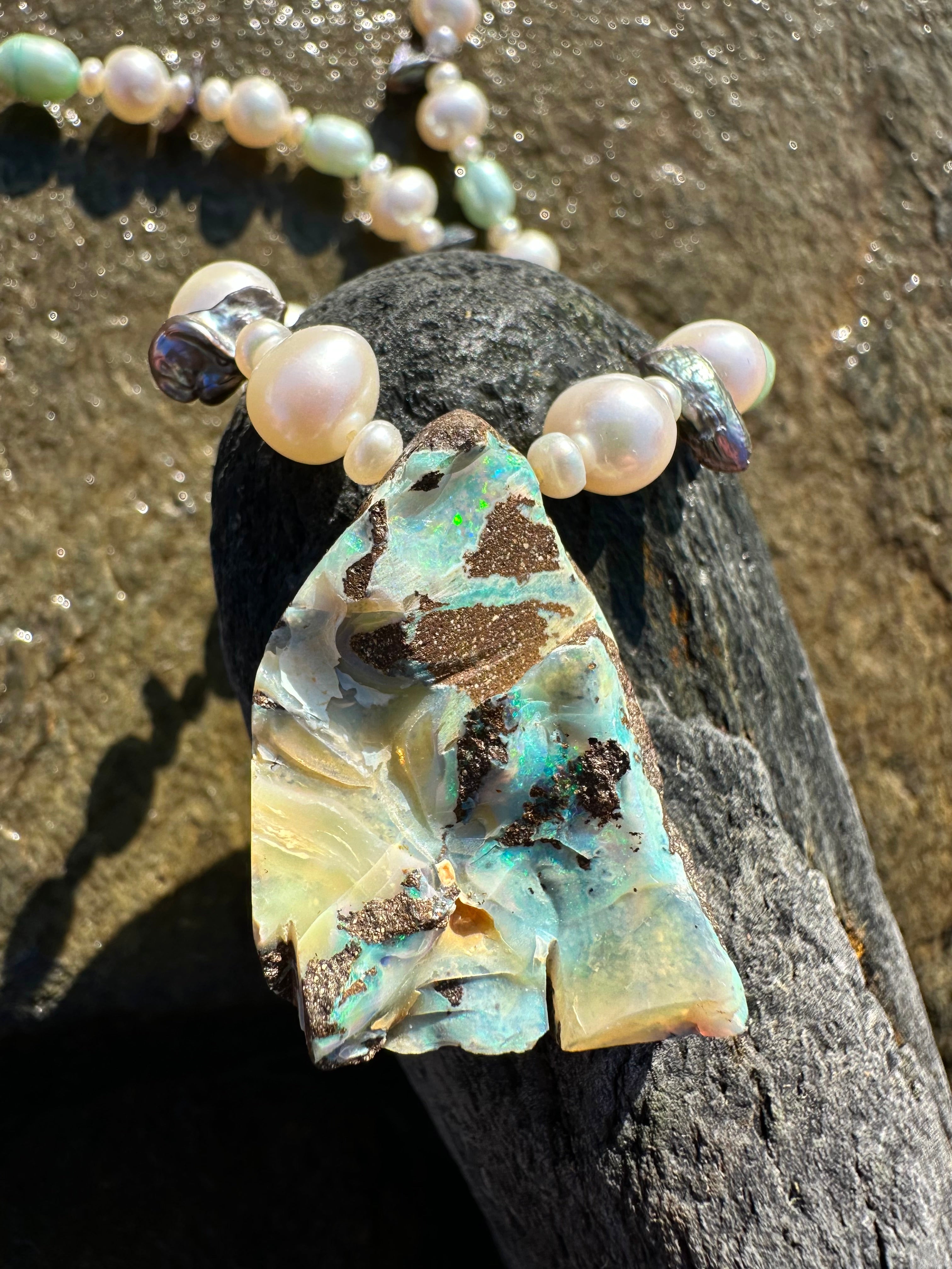 JULI NECKLACE