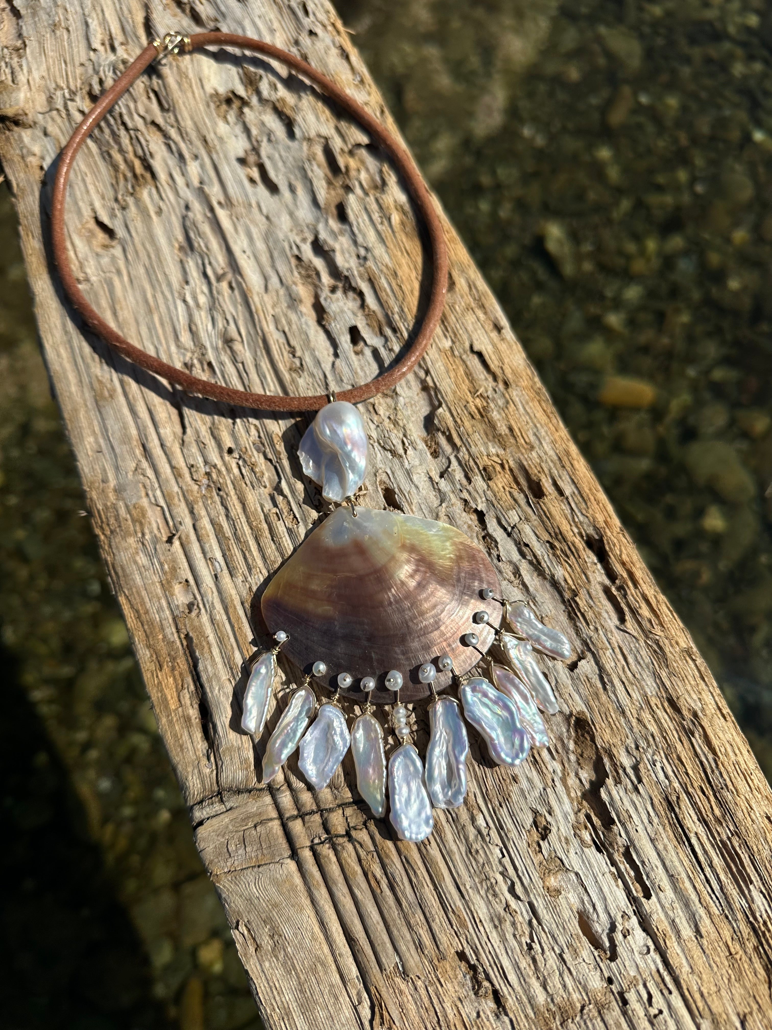COGNAC NECKLACE