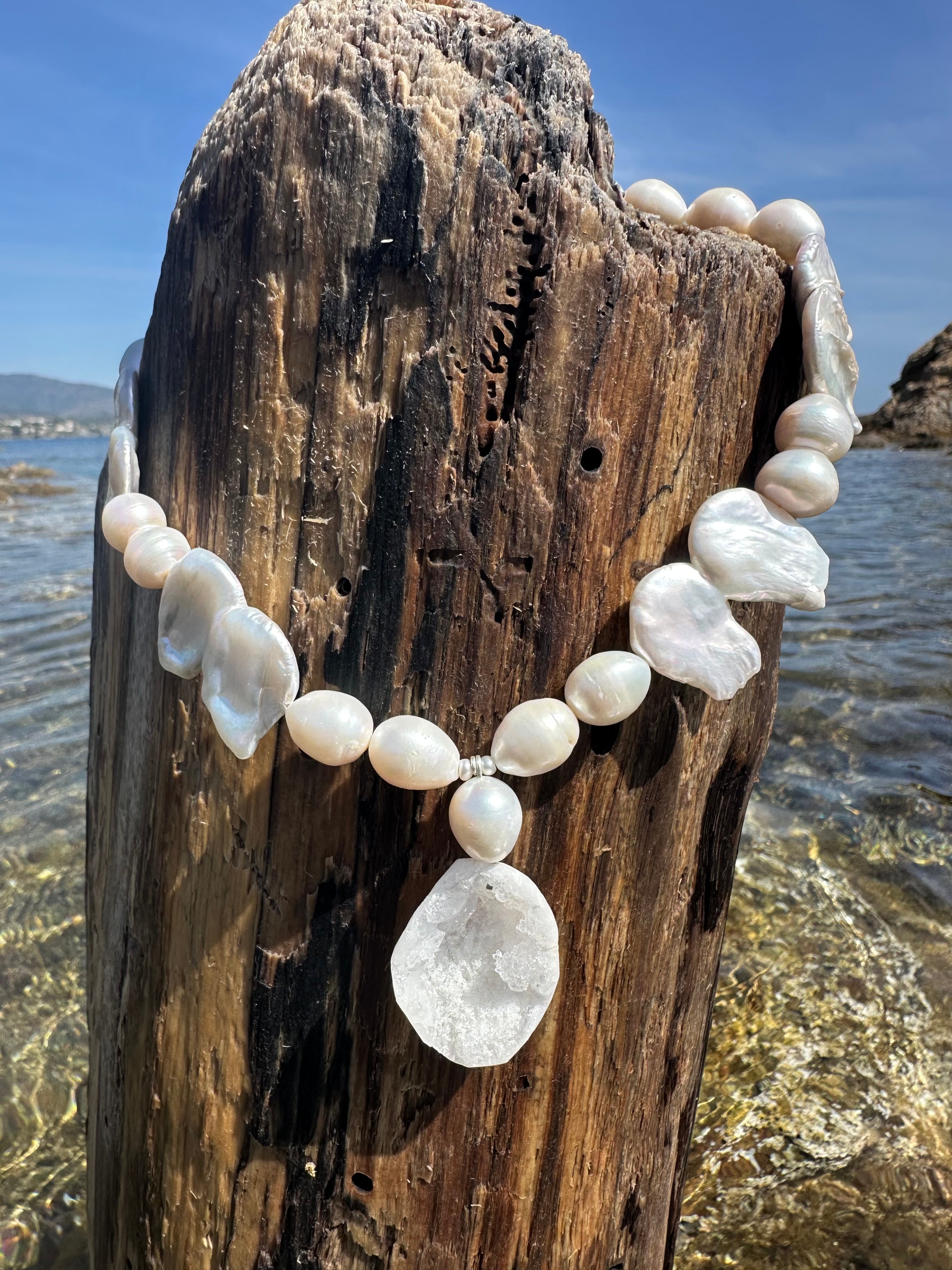 GWENDOLYN NECKLACE