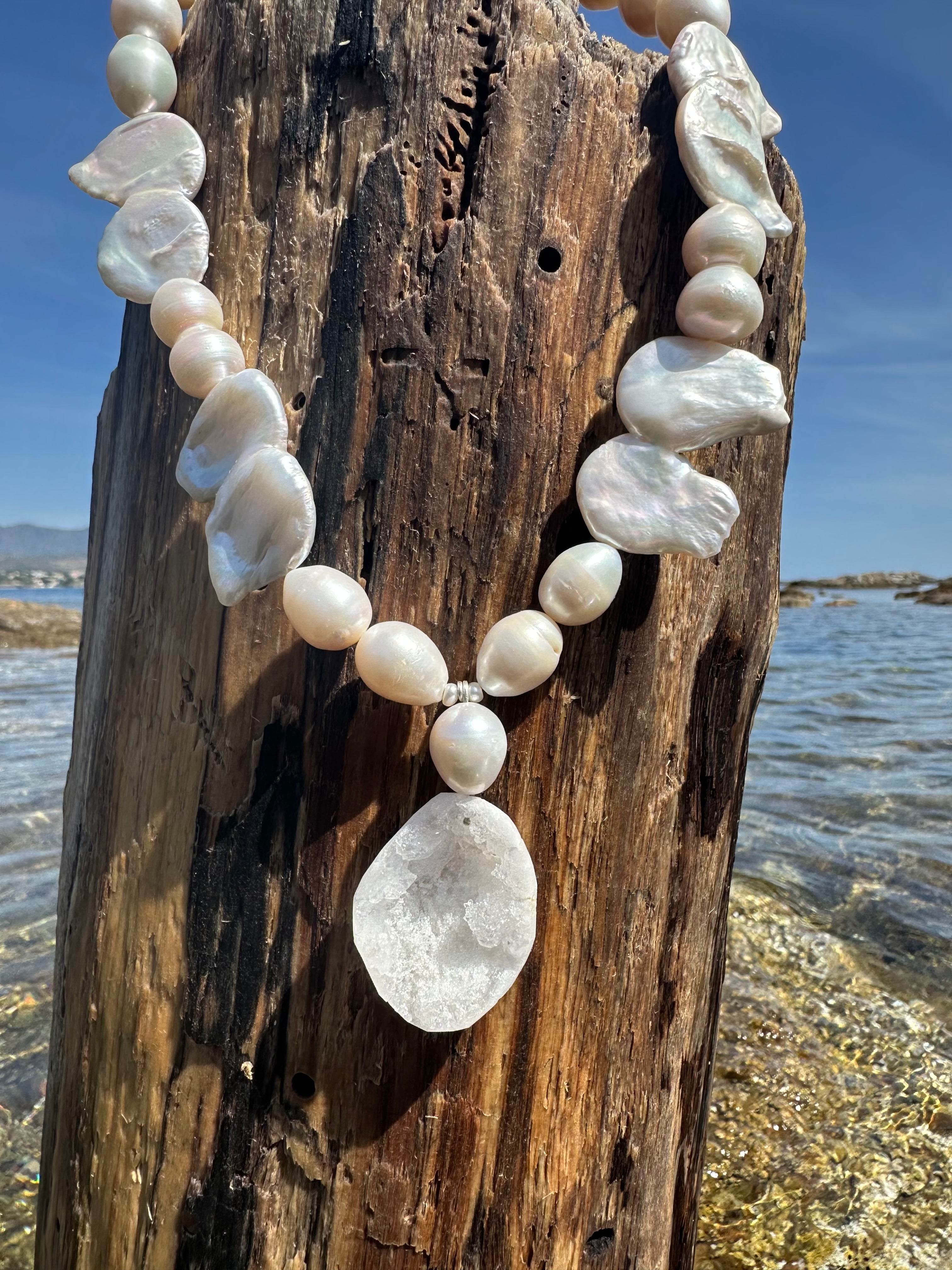 GWENDOLYN NECKLACE
