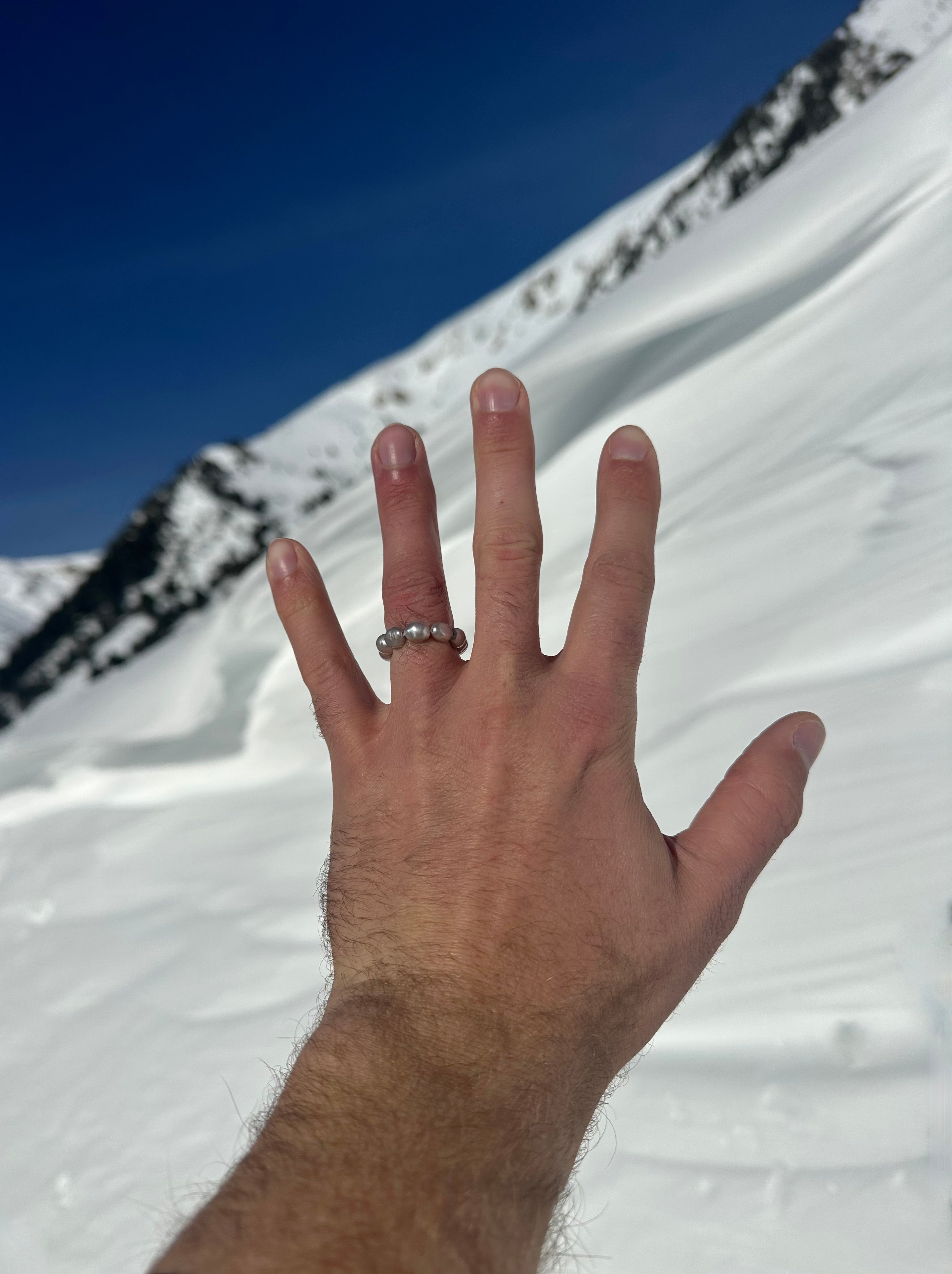 GREY RING